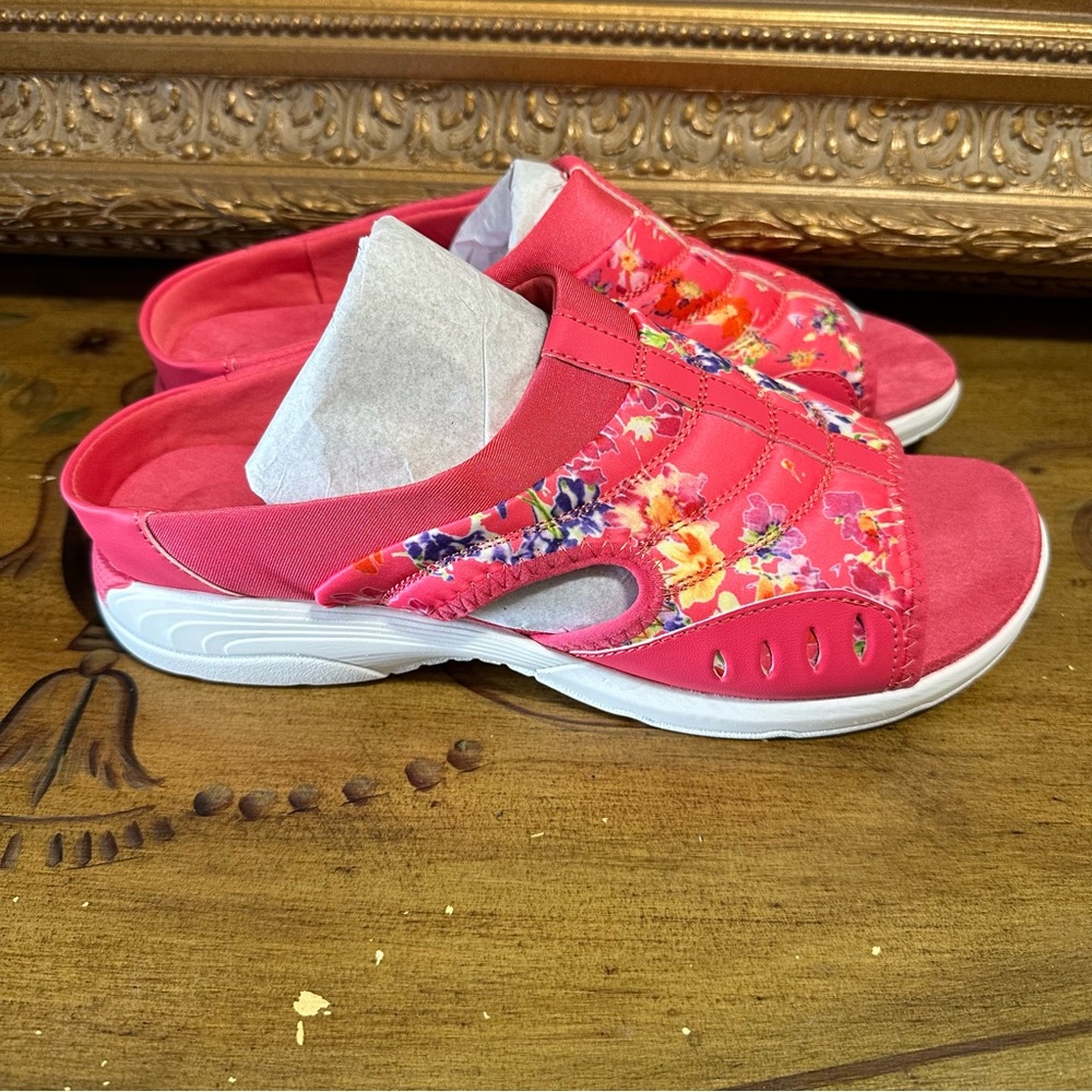 NWT WOMEN`S EASY SPIRIT TRACIE2-KO SLIP ON SANDALS RED/PINK Tropical NEW 8.5 M